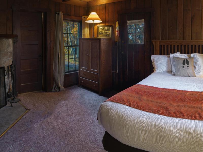 Big Meadows Lodge room