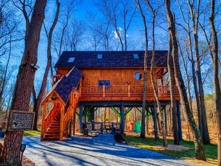 Eagle's Nest Cabin
